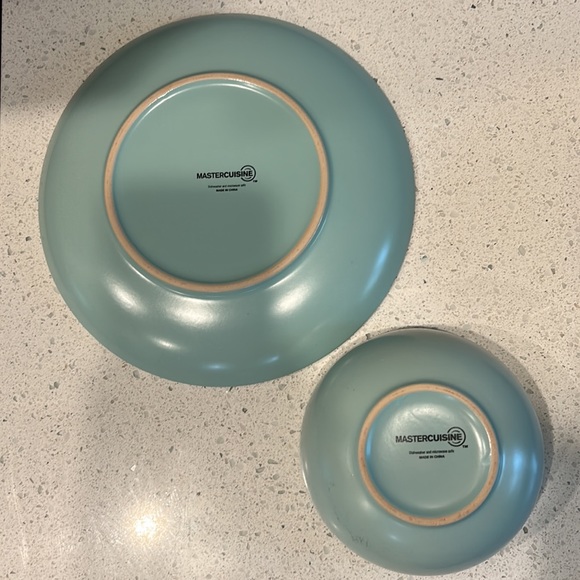 Turquoise Glass Plates & Bowls - Picture 3 of 3